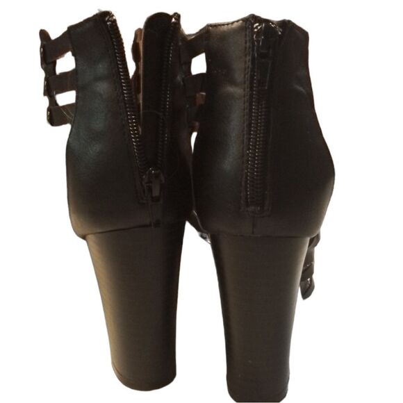 X2B Gladiator Sandals Black Leather Brass Grommeting Back Zipper 3"-4" Heels - Picture 5 of 12